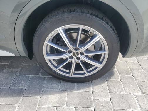 2022 Audi SQ5 Premium Plus