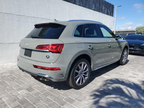 2022 Audi SQ5 Premium Plus