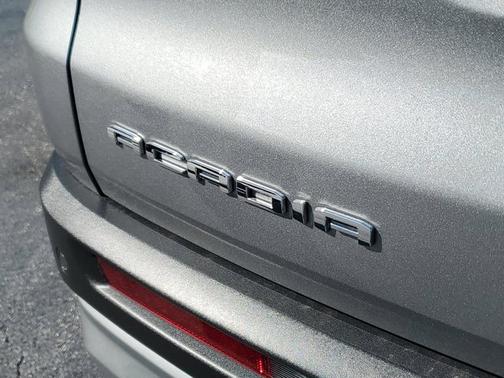 2024 GMC Acadia FWD Elevation