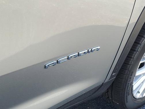 2024 GMC Acadia FWD Elevation