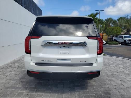2023 GMC Yukon XL SLT