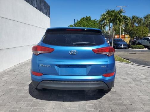 2018 Hyundai TUCSON SE