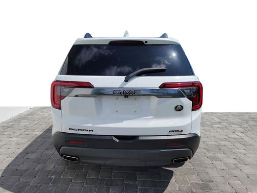 Summit White 2022 GMC Acadia AT4