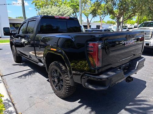 2025 GMC Sierra 2500 AT4