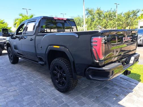 2025 GMC Sierra 2500 AT4