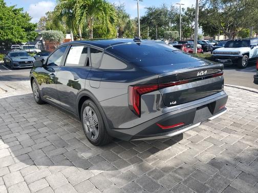 2025 Kia K4 LX