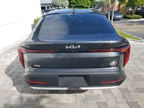 2025 Kia K4 LX