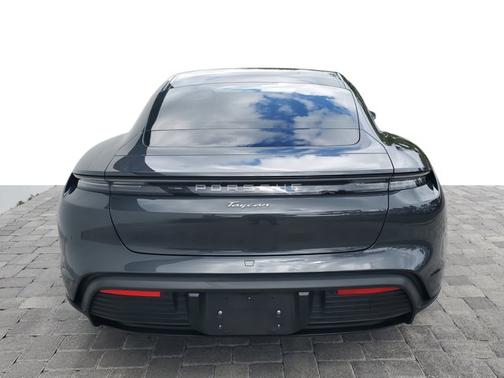 2025 Porsche Taycan 