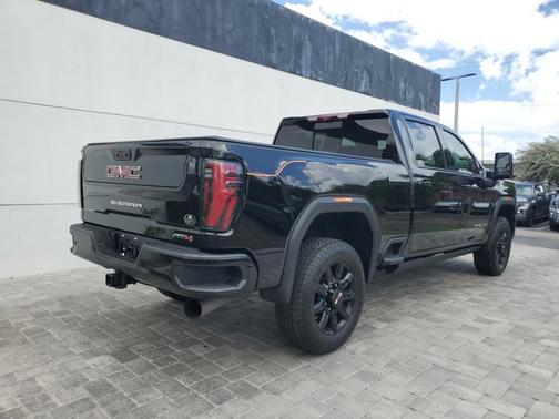 2024 GMC Sierra 2500 AT4