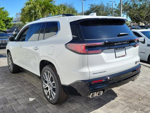 2026 GMC Acadia Denali