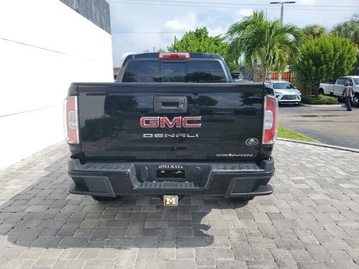 2022 GMC Canyon 4WD Denali