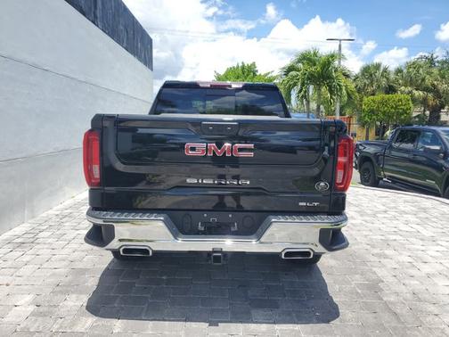 Onyx Black 2024 GMC Sierra 1500 SLT
