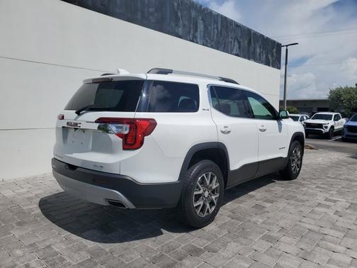 Summit White 2023 GMC Acadia SLE