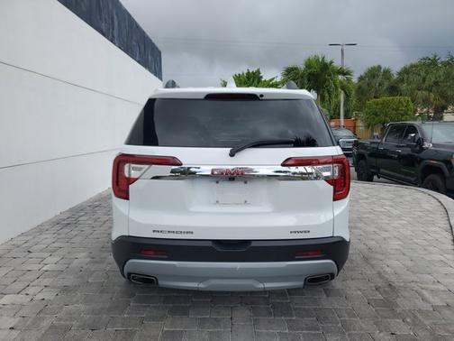 Summit White 2023 GMC Acadia SLE