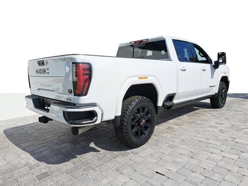 2025 GMC Sierra 2500 AT4