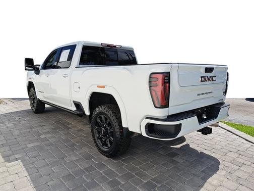 2025 GMC Sierra 2500 AT4