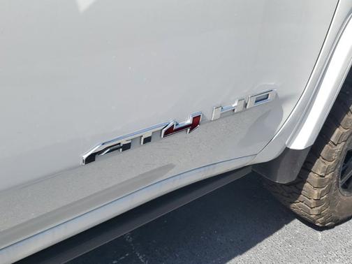 2025 GMC Sierra 2500 AT4
