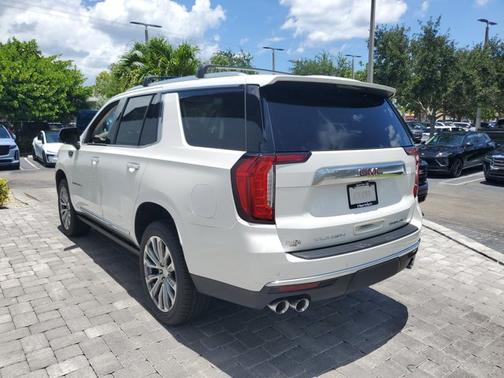 White Frost Tricoat 2021 GMC Yukon Denali