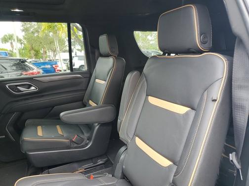 2022 GMC Yukon XL AT4