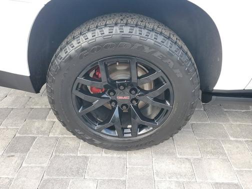 2022 GMC Yukon XL AT4