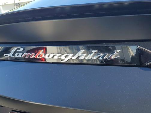 2021 Lamborghini Urus Base