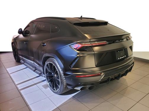 2021 Lamborghini Urus 