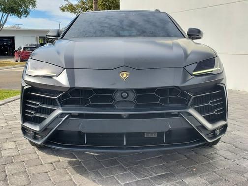 2021 Lamborghini Urus 