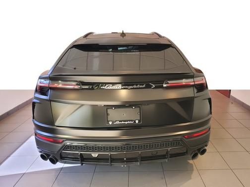 2021 Lamborghini Urus 