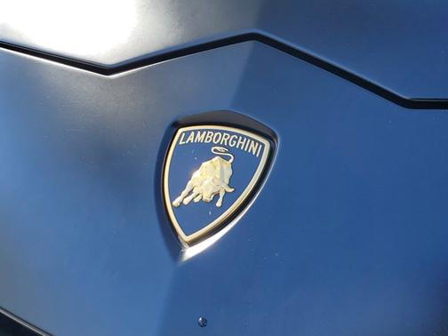 2021 Lamborghini Urus 