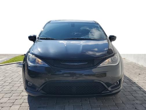 2020 Chrysler Pacifica Touring
