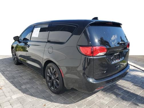 2020 Chrysler Pacifica Touring
