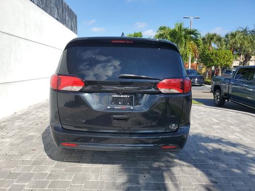 2020 Chrysler Pacifica Touring