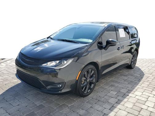 2020 Chrysler Pacifica Touring