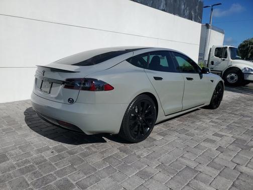 2020 Tesla Model S Performance