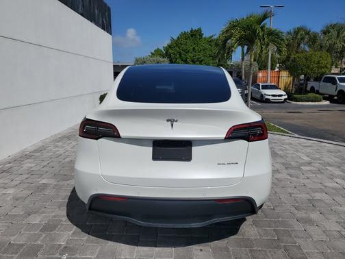 2022 Tesla Model Y Long Range