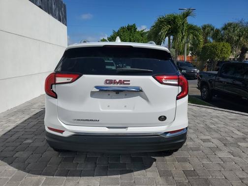 2022 GMC Terrain SLT