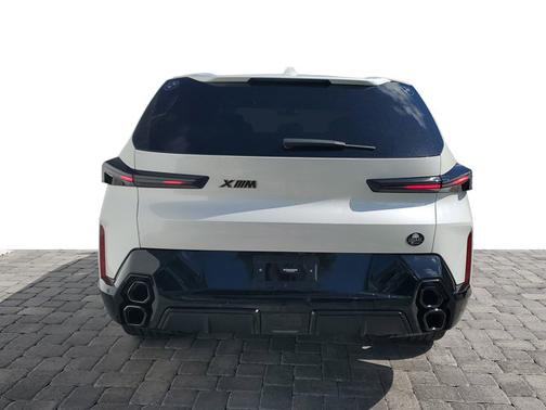 Mineral White Metallic 2023 BMW XM Base