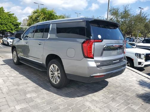 2022 GMC Yukon XL SLT