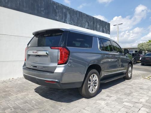 2022 GMC Yukon XL SLT