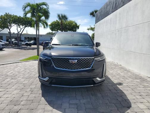 2023 Cadillac XT6 FWD Premium Luxury