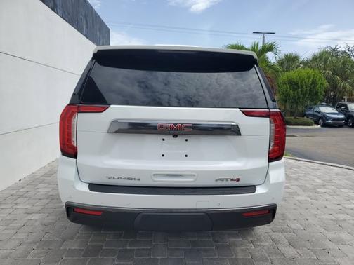2024 GMC Yukon AT4