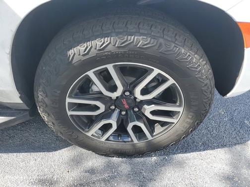 2024 GMC Yukon AT4