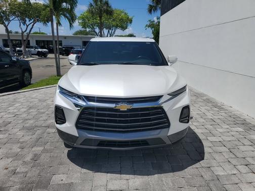 Iridescent Pearl Tricoat 2022 Chevrolet Blazer Premier