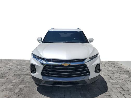 Iridescent Pearl Tricoat 2022 Chevrolet Blazer Premier