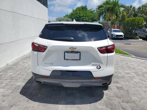 Iridescent Pearl Tricoat 2022 Chevrolet Blazer Premier