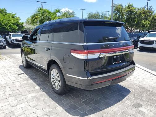 2024 Lincoln Navigator Premiere