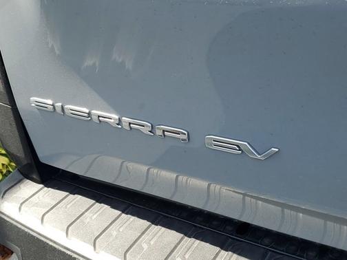 2024 GMC Sierra EV Denali Edition 1