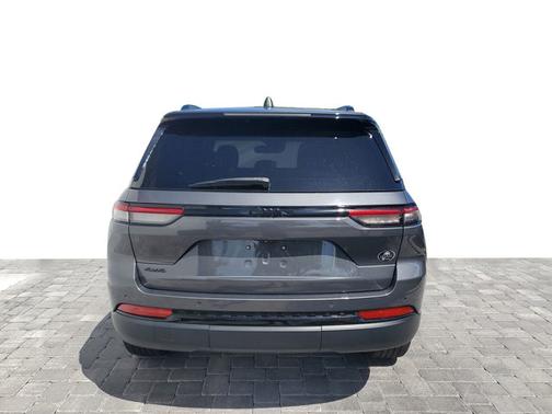 2022 Jeep Grand Cherokee Altitude