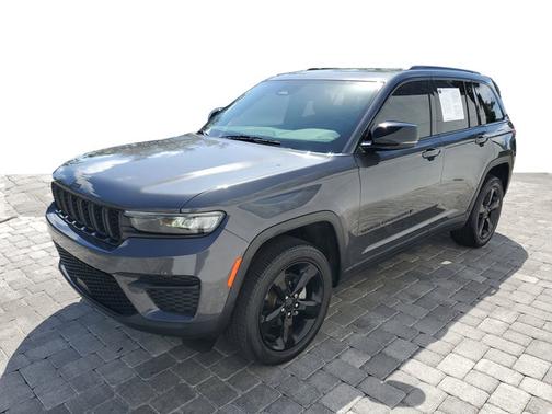 2022 Jeep Grand Cherokee Altitude