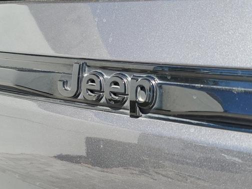2022 Jeep Grand Cherokee Altitude